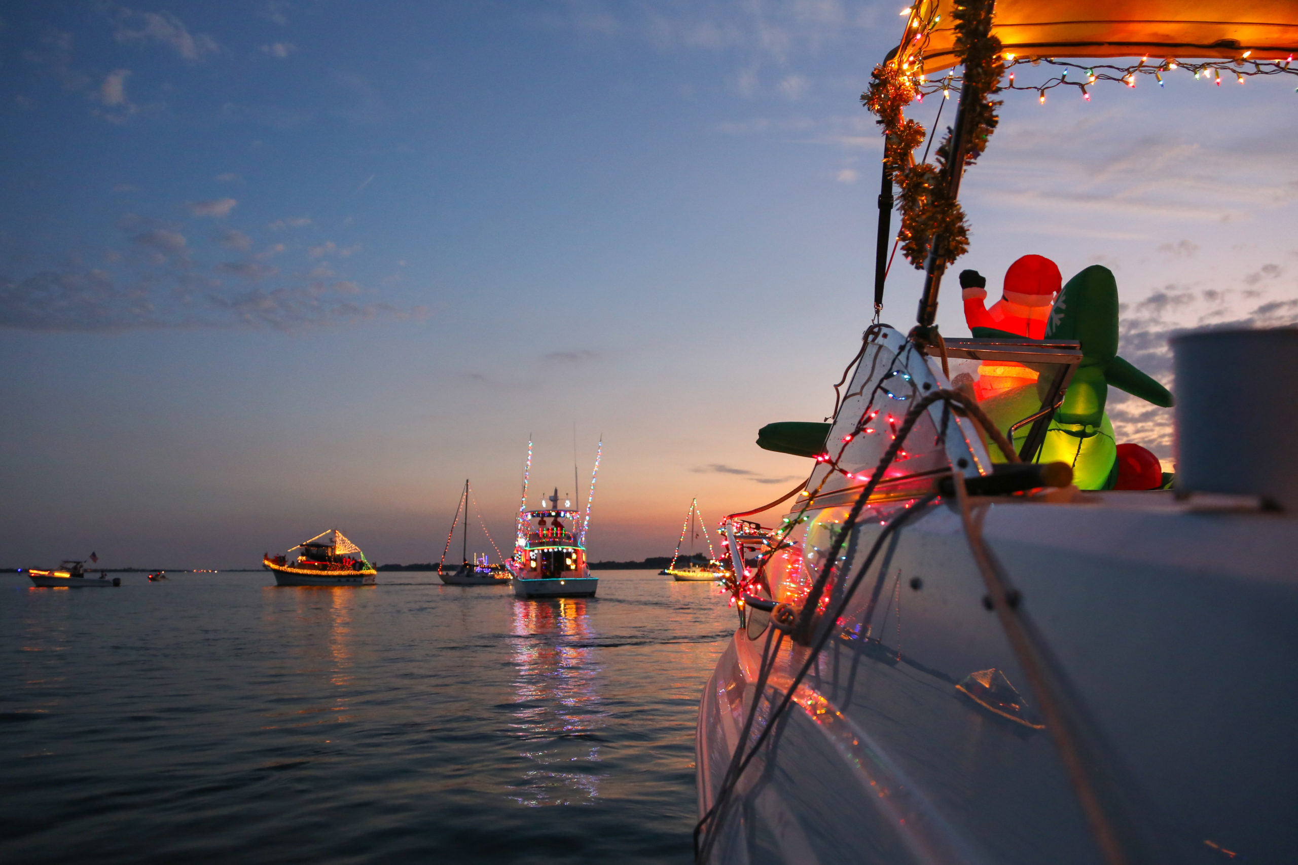 View,From,A,Decorated,Powerboat,In,A,Florida,Boat,Parade Best Western